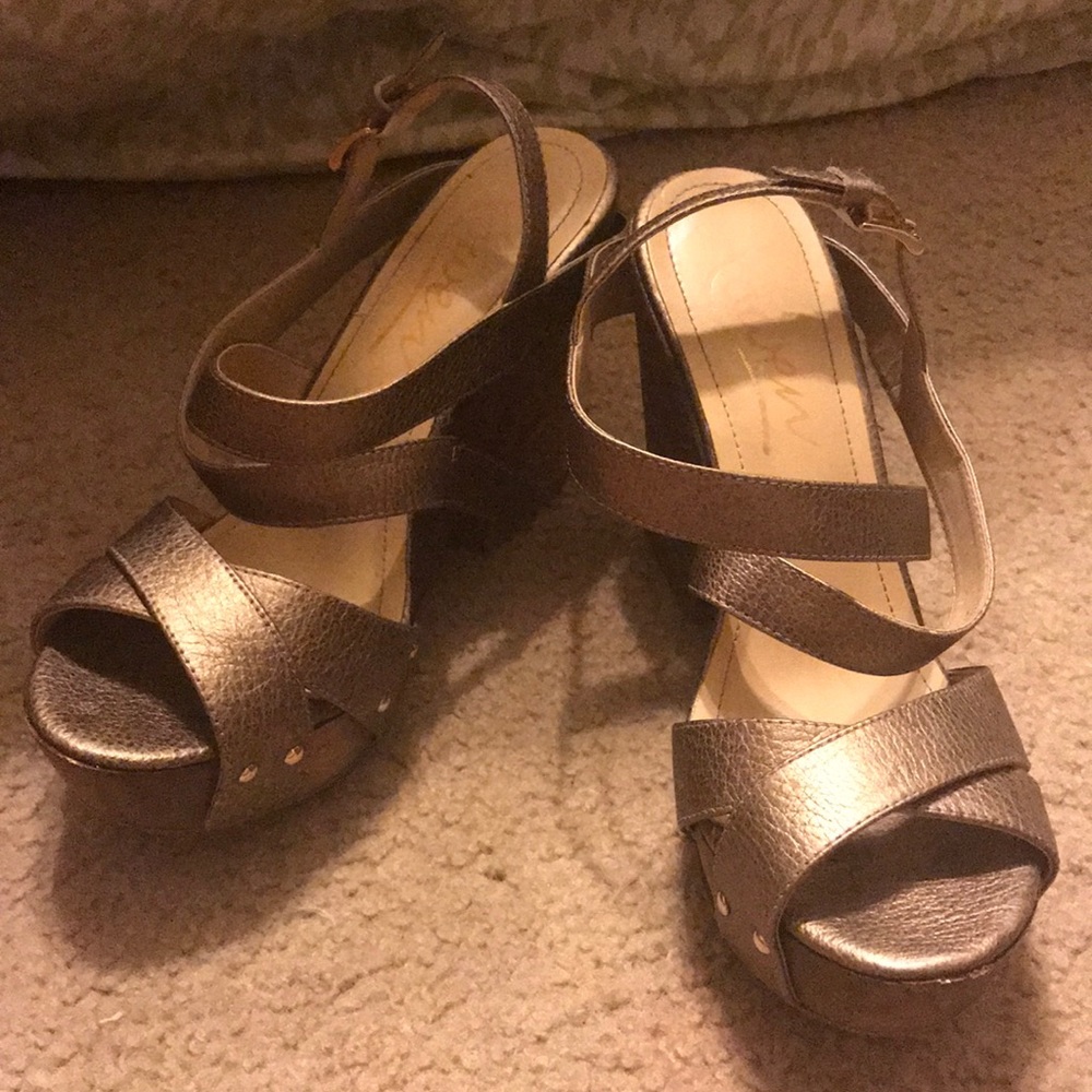 Rowen Wedges